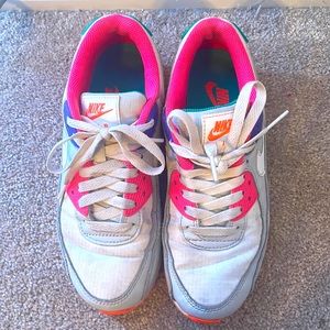 Multicolored NIKE Air Max woman’s size 7